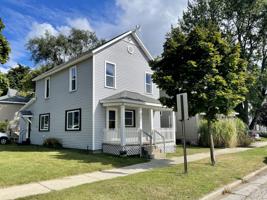 310 W Court