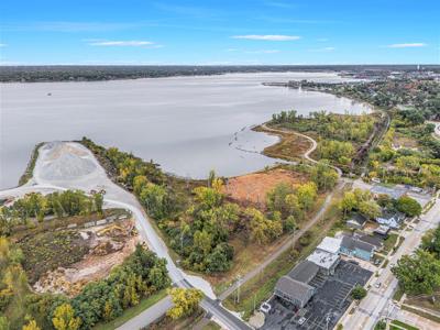 1794 Lakeshore Drive
