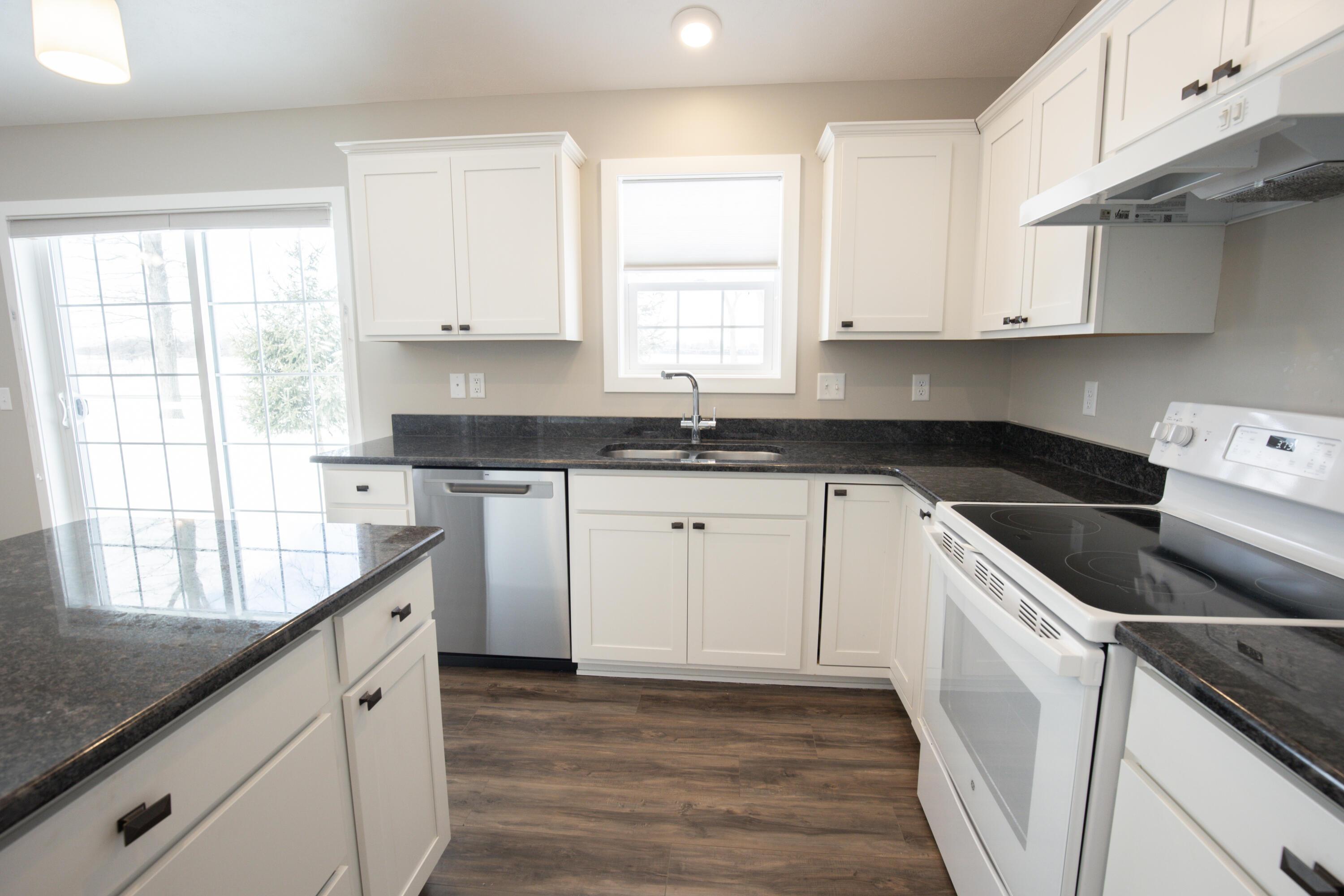 Image 4: CottageTrail-23