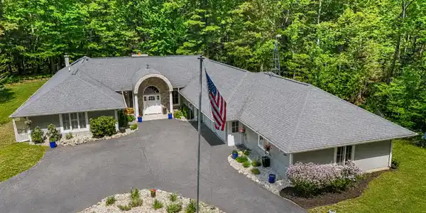 5389 Ridge Road
