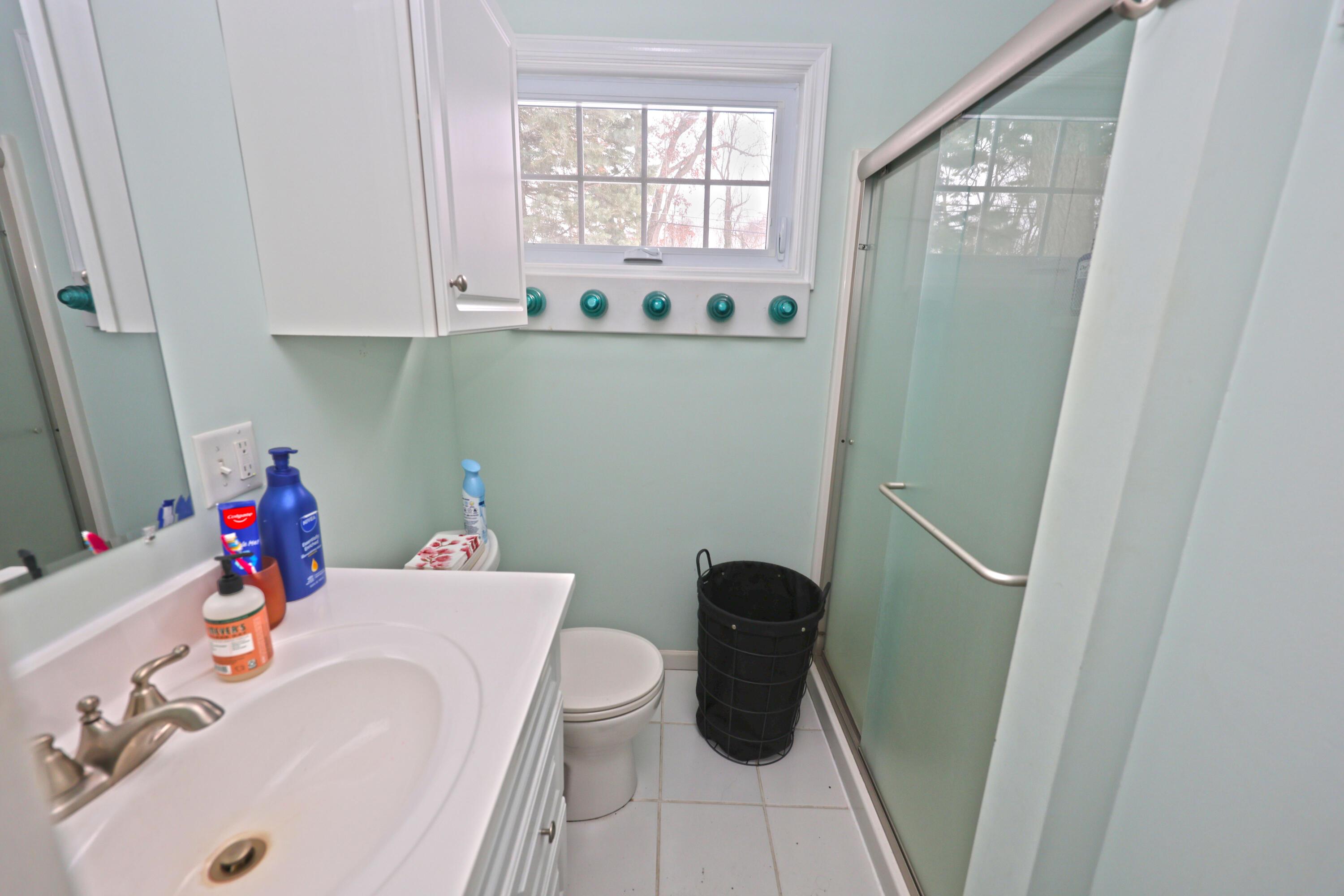 Image 4: Full Bath