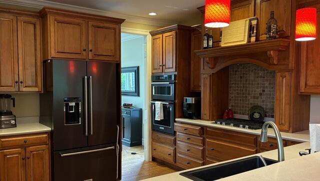 Image 4: Kitchen - Fridge, Built-in Combo & Gas C