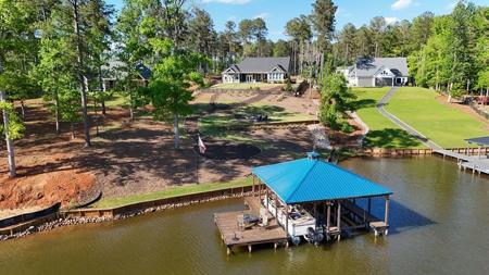 112 Bluewater Blvd