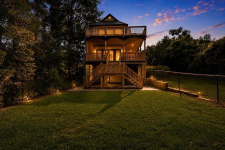 111 McDade Dr.