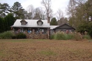 365 E.Braeburn Ln.