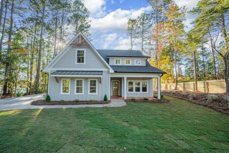100 SE Emily Place