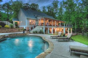 143 Lakecrest Drive