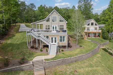 141 A Thomas Drive