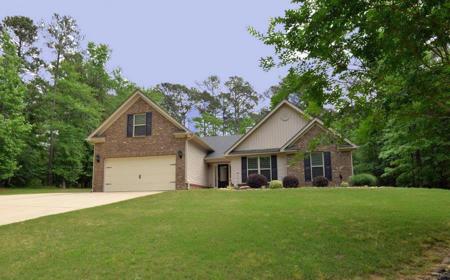 106 Oak Leaf Cirlce