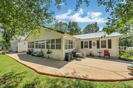 234 SE Quesenberry Drive