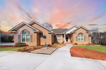 183 E Lakeview