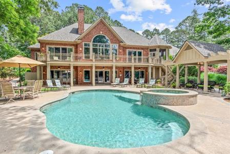 1120 Paloma Drive