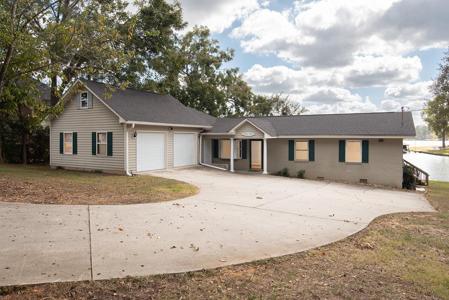 187 Lakeshore Circle