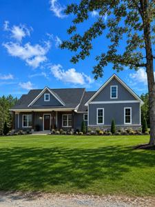 326 Lakeview Dr