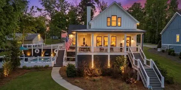 1090 Crooked Creek Road