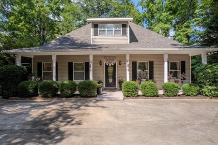 2298 Lakecrest Drive
