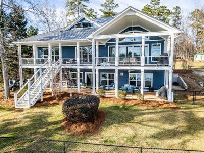 716 Foxglove Drive