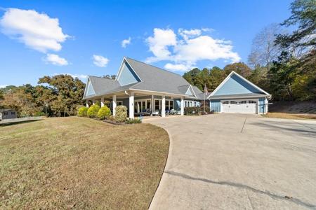 340 Thomas Dr.