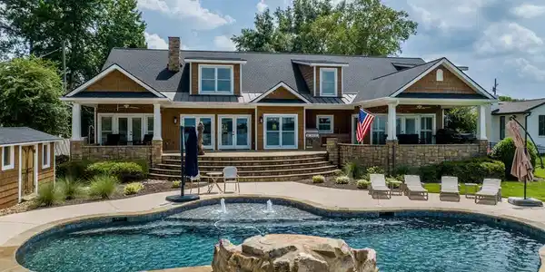 245 Lakeshore Circle