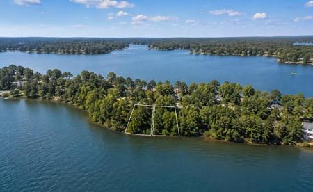 172 173 Shoreline Ct