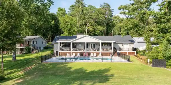139 Admiralty Way