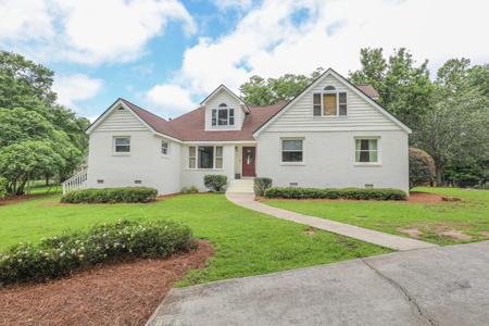 146 E Lakeview Dr