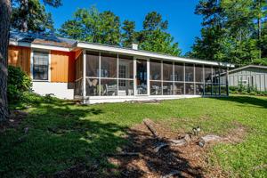 305 NE Sinclair Marina Rd