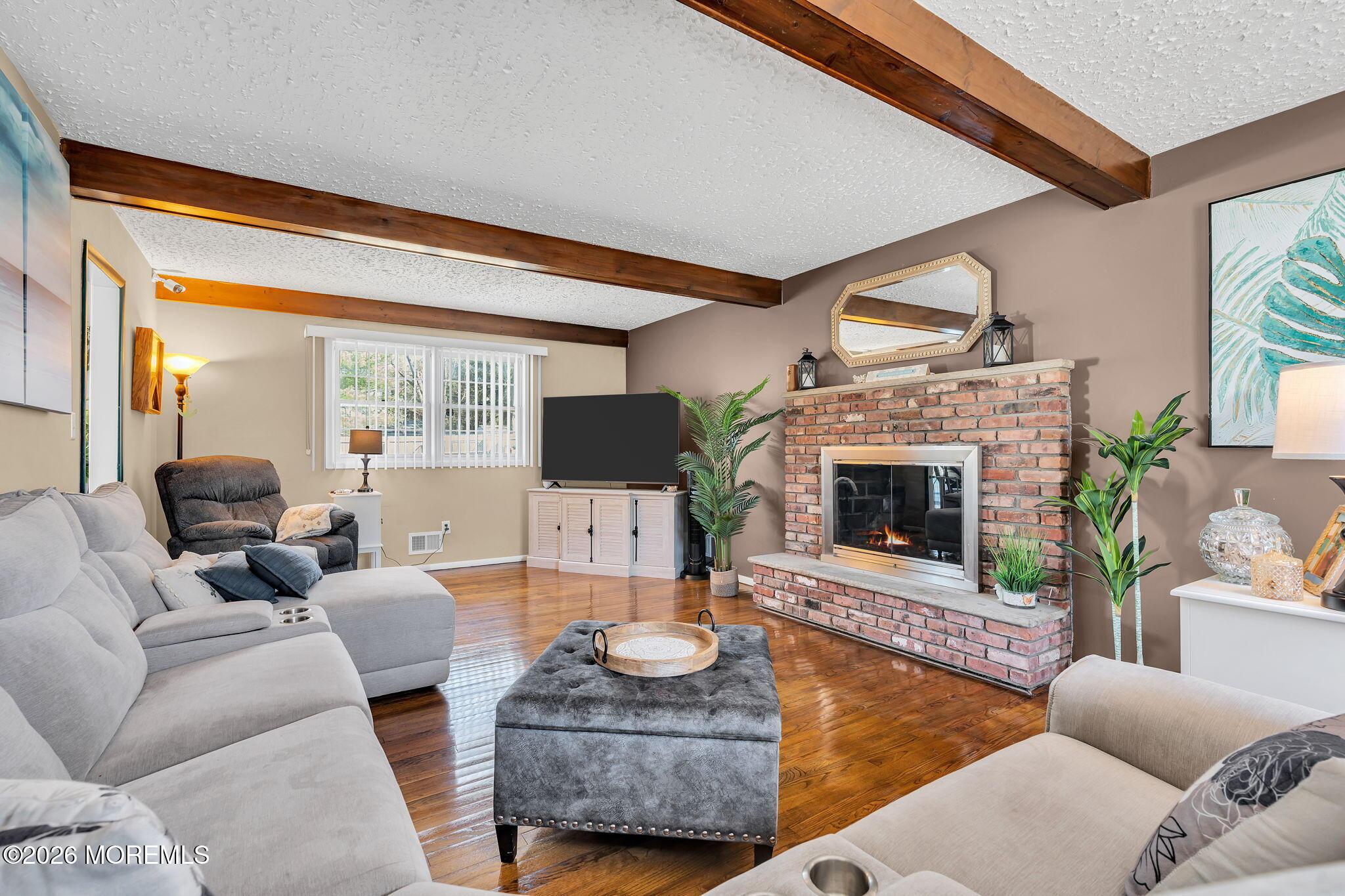 Image 3: 27-web-or-mls-DSC08153-1