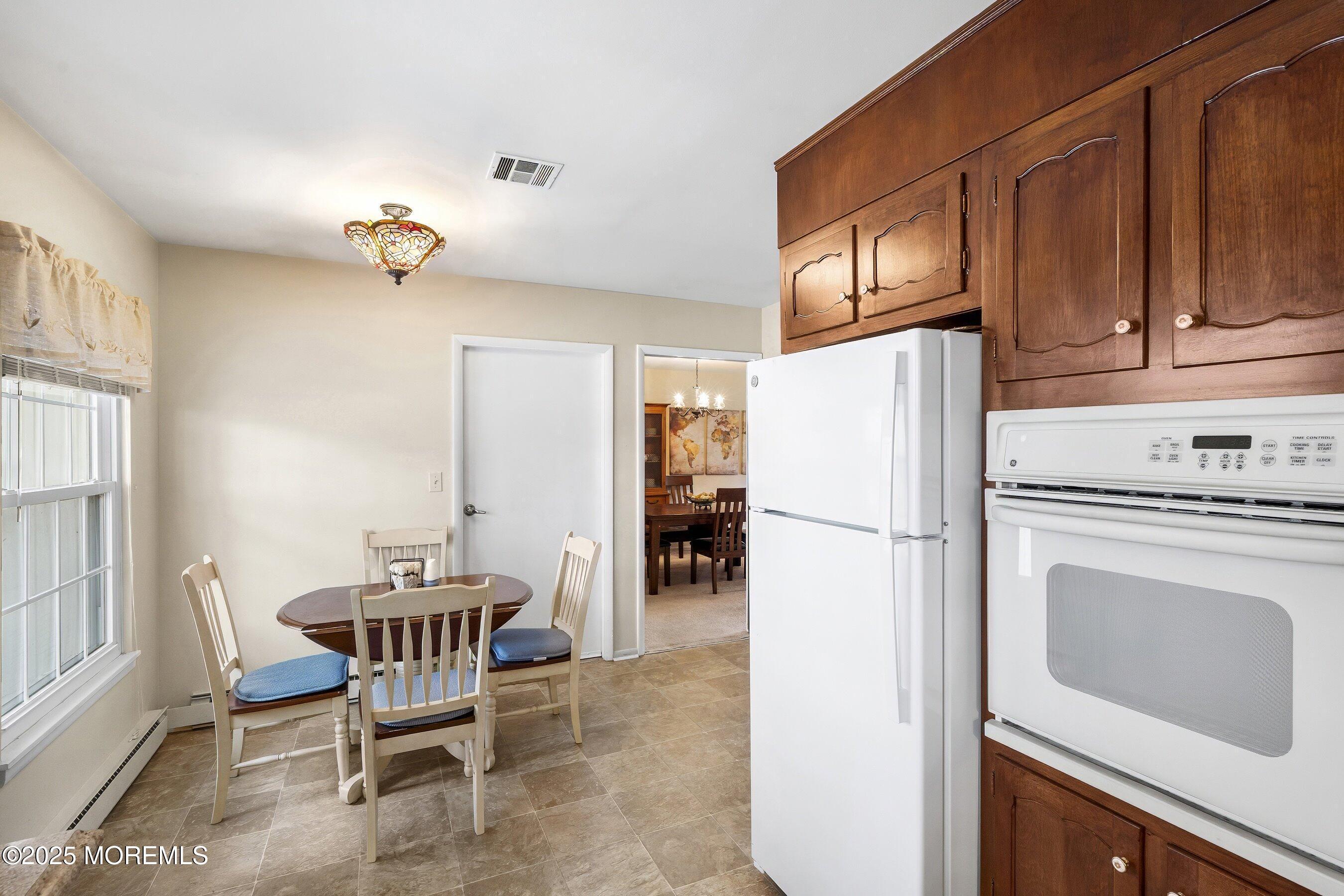 Image 4: 06-Kitchen 1C