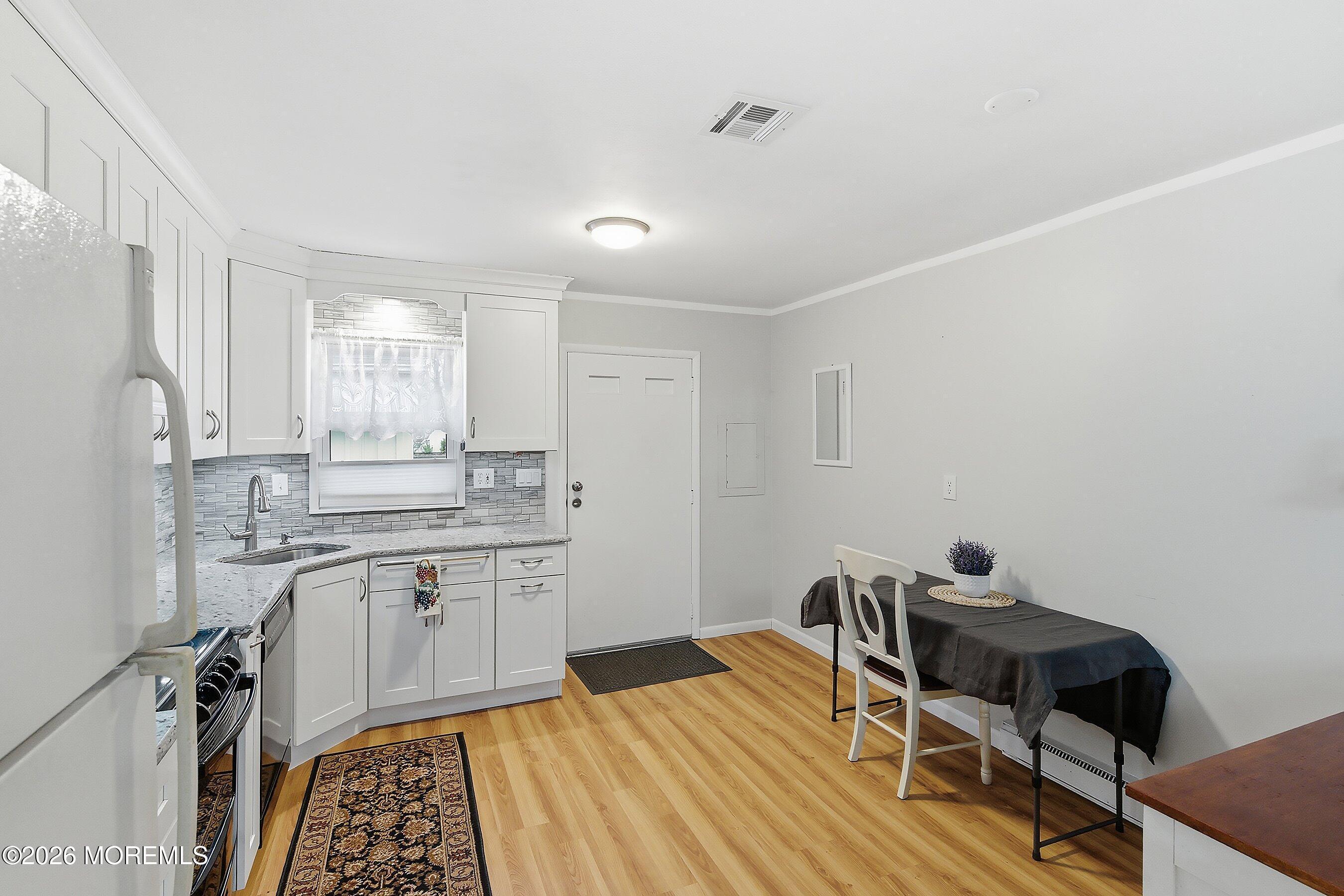 Image 4: 06-Kitchen 1A