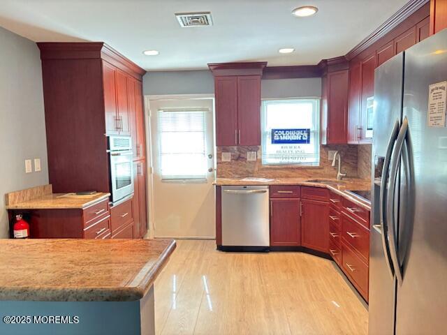 Image 3: NEWER KITCHEN