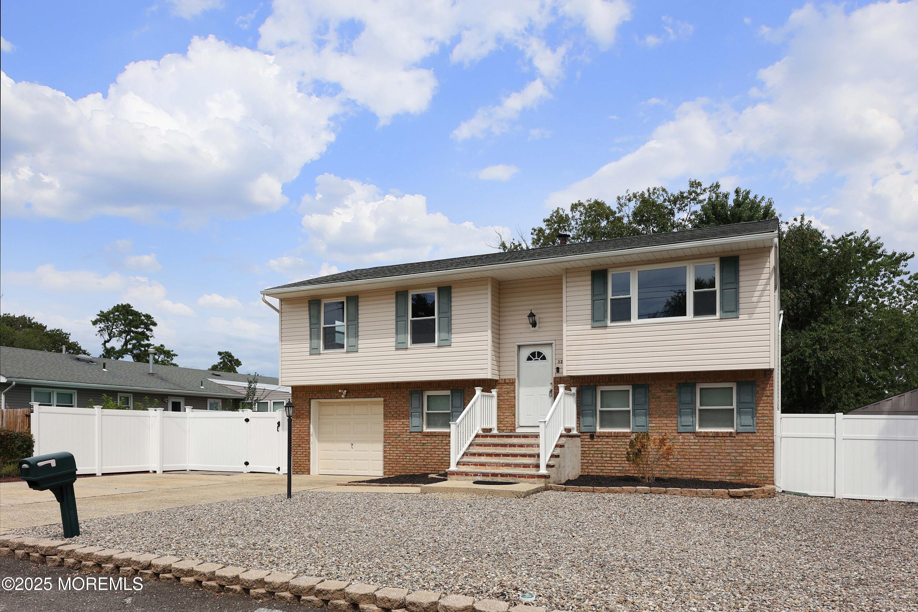 Image 3: 758A5837_38_39_40_41