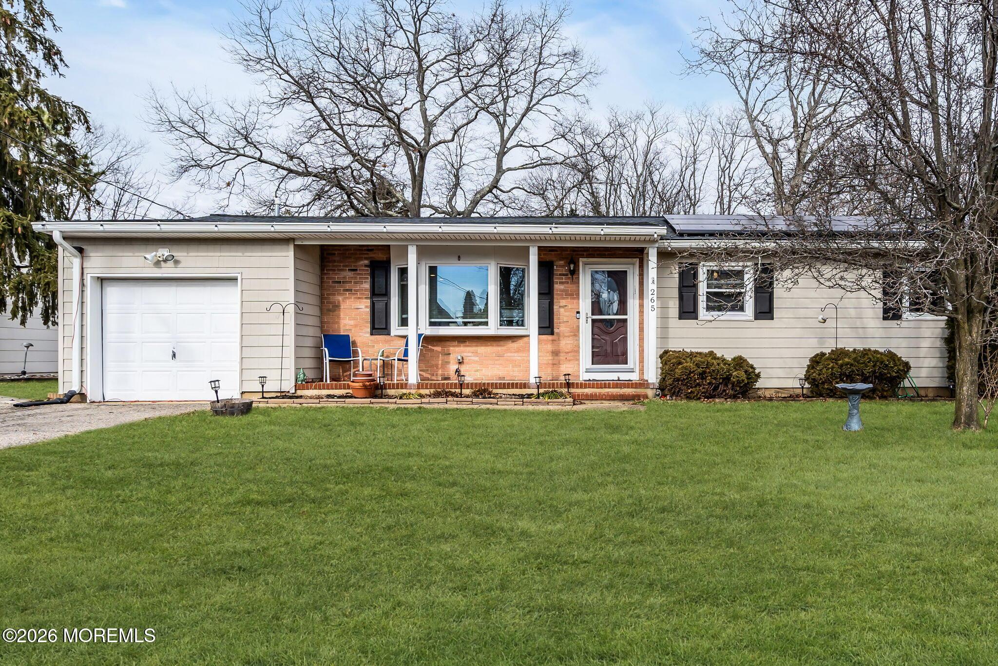 Image 1: 1-web-or-mls-DSC02029-1b