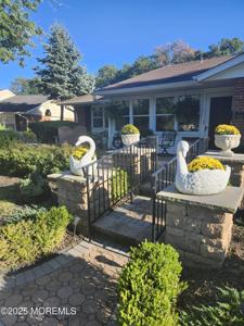 210 Huntington Drive