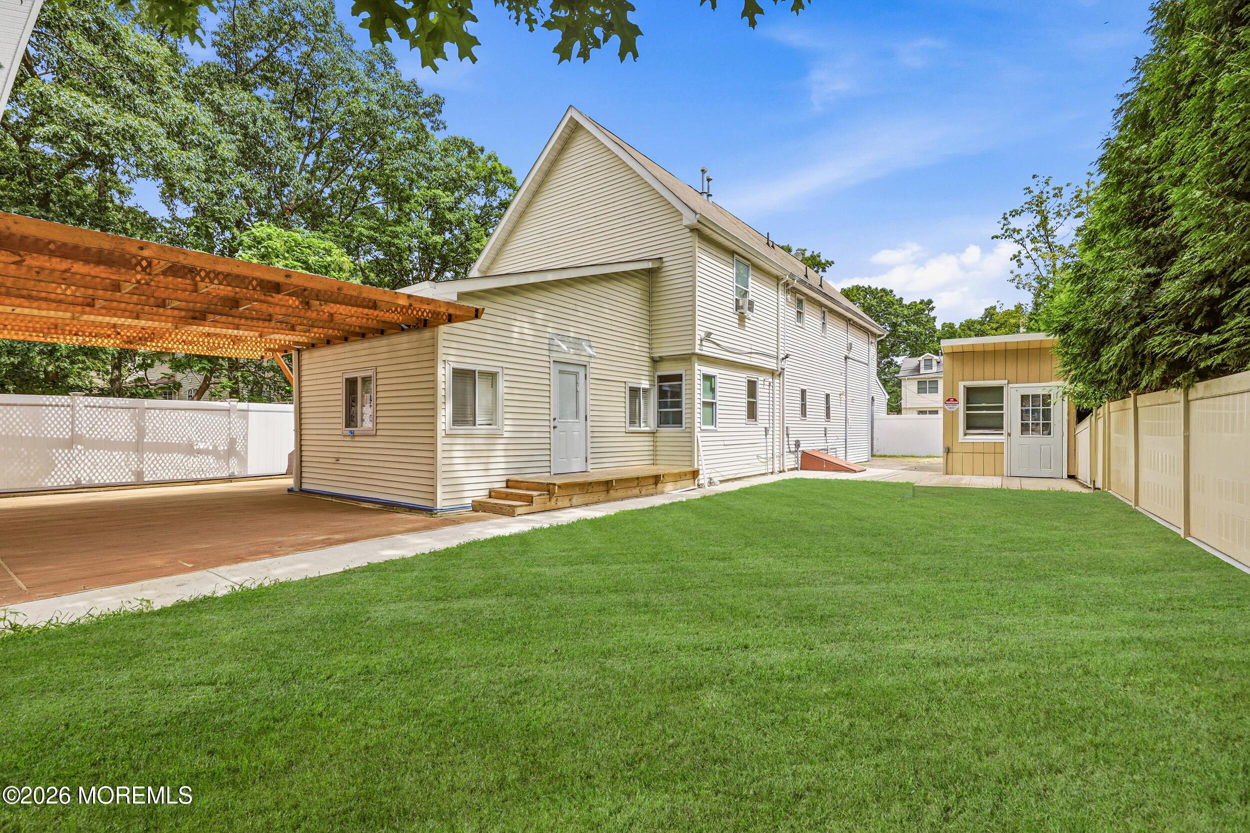 Image 2: 2_840 woodland dr, lakewood02