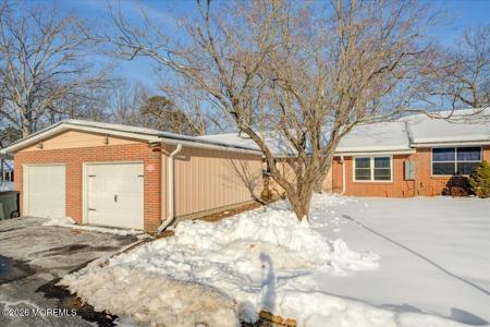 60C Buckingham Drive