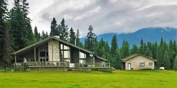 279 Pomeroy Trail