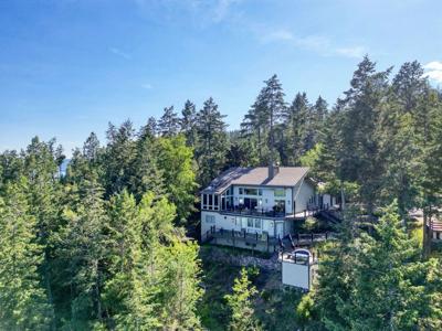 953 and 921 Angel Point Road