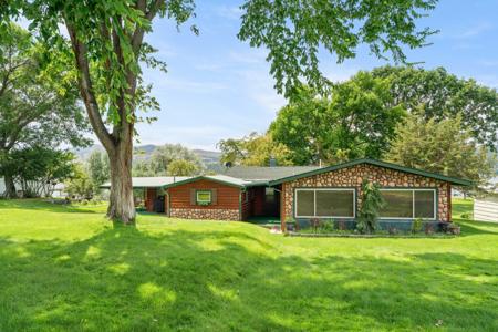 3748 Pirate Point Road