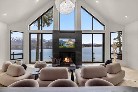 1332 W Lakeshore Drive