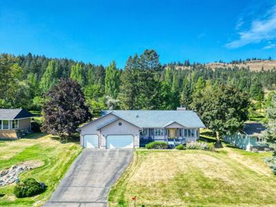 214 Lakeshore Drive