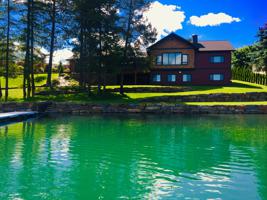 696 Echo Lake Road