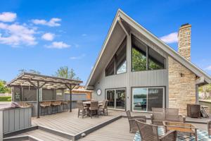 27 Lakeside Lane