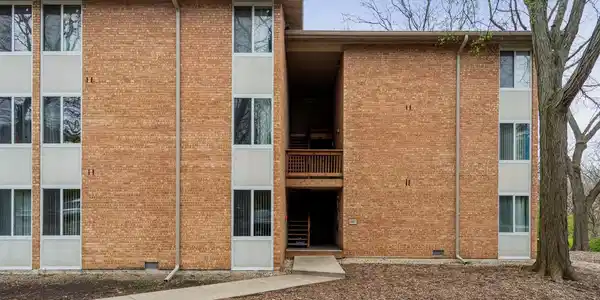 5821 Oakwood Drive