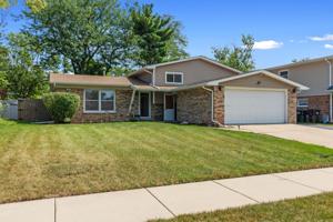 22613 Lakeshore Drive