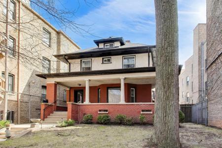 7015 N Sheridan Road