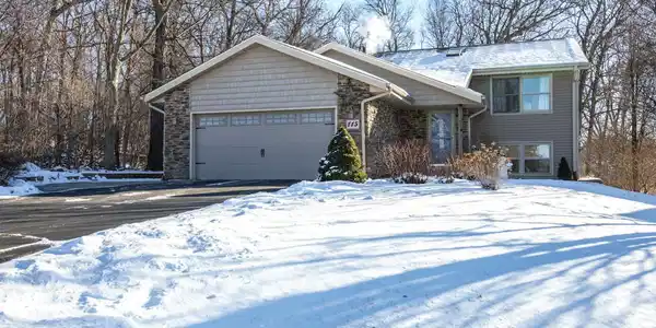 115 Chanticleer Lane SE