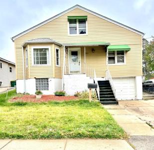 195 E Grand Avenue