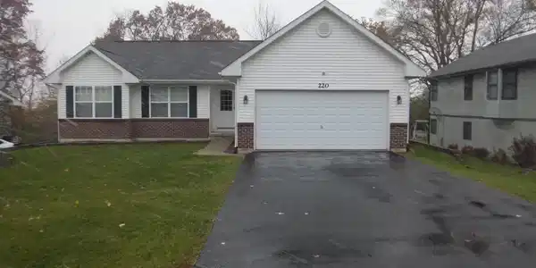 220 NE Rochester Road