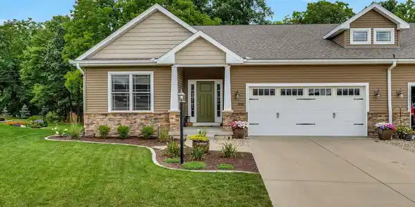 1810 Lake Ridge Court